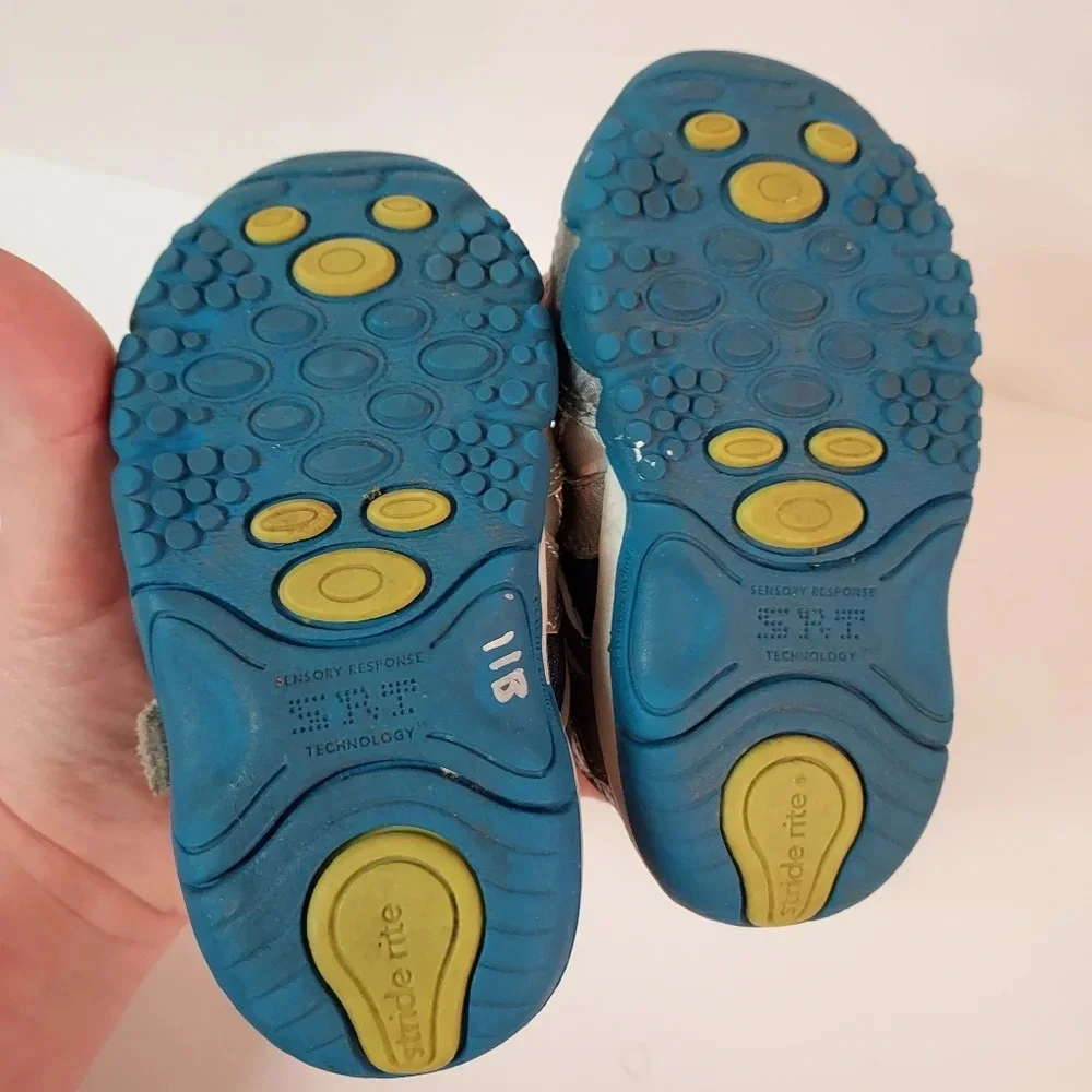 Stride Rite SRT Gray/Blue Falcon Sneakers in Size 4M